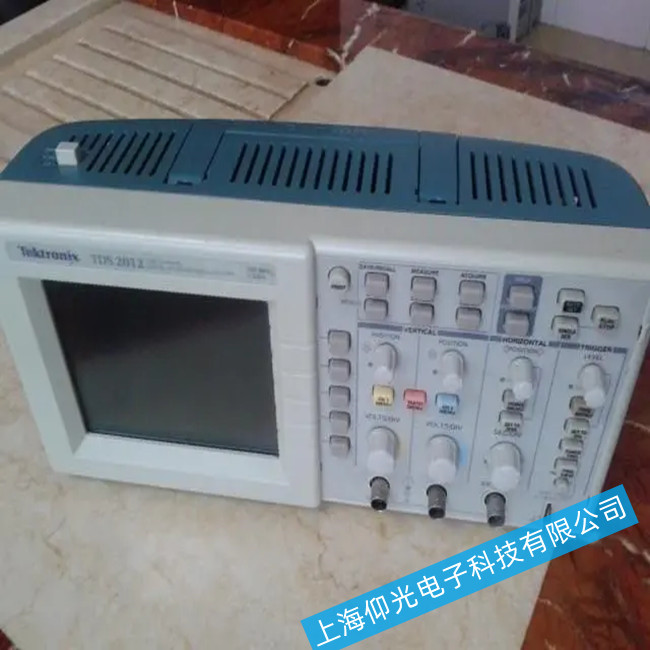 ̩��TBS2102Bʾ�����o(w��)���κ͹��c(di��n)���ϾS��˼·