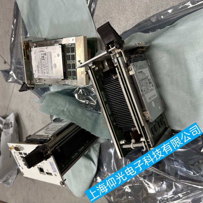 NI������(sh��)��(j��)�ɼ���PXIe-8880Ƕ��ʽ������ͨӍ�e(cu��)�`���ϾS�޿����ޏ�(f��)